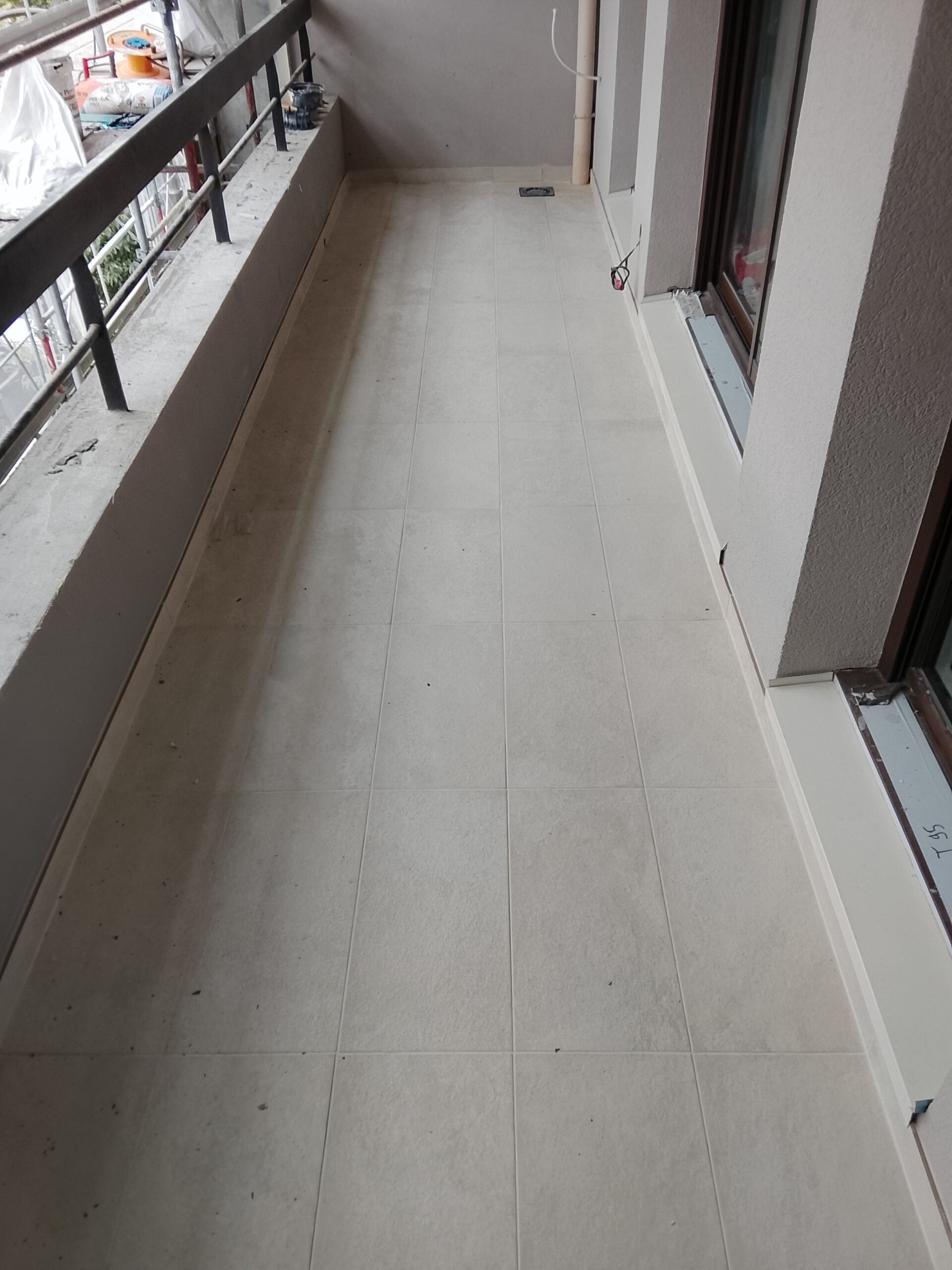 Carrelage sur étanchéité résine, photo 3