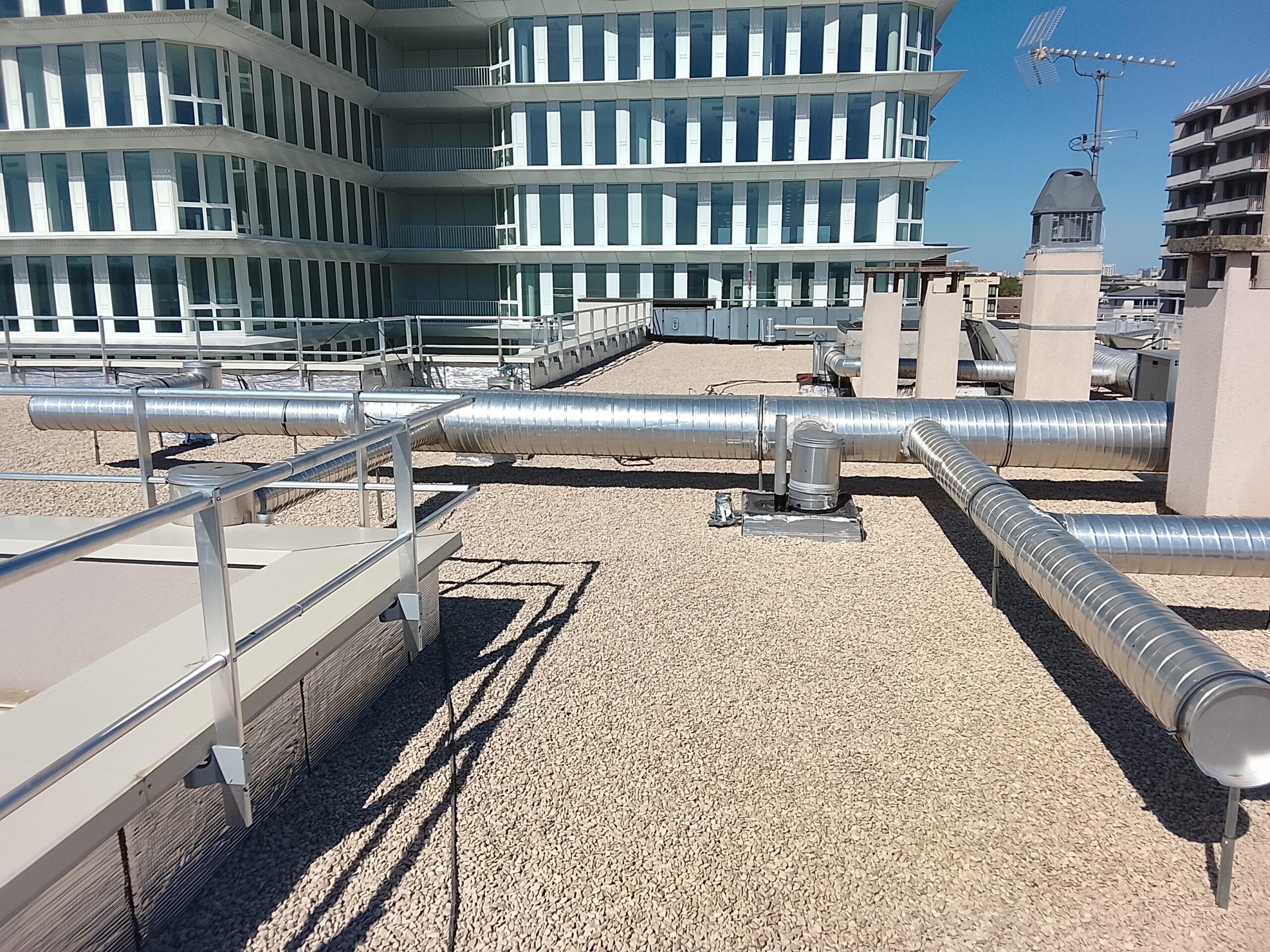 Réfection totale d'étanchéité d'une toiture terrasse gravillonnée, photo 4